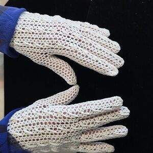Vintage 1930s Ivory Crochet Gloves S or M